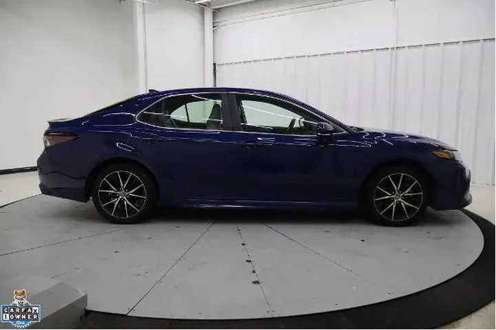 $23495 : Toyota Camry 2024 SE 4dr Sed image 2