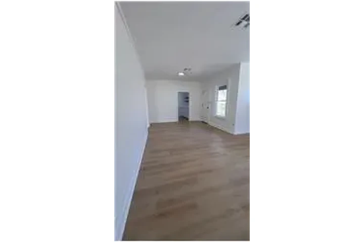 $1250 : Rental property with 2 bedro image 3