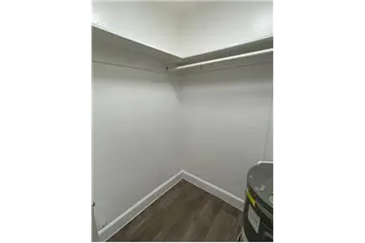 $675 : Rental property with 1 bedro image 10