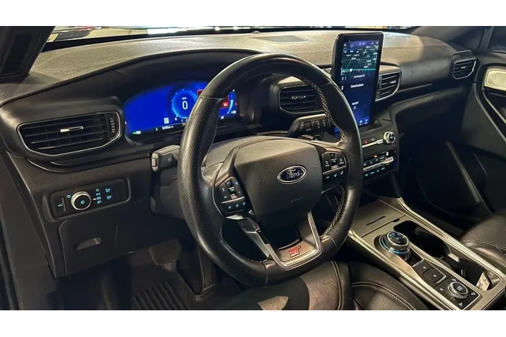 $29990 : 2020 Explorer ST image 3