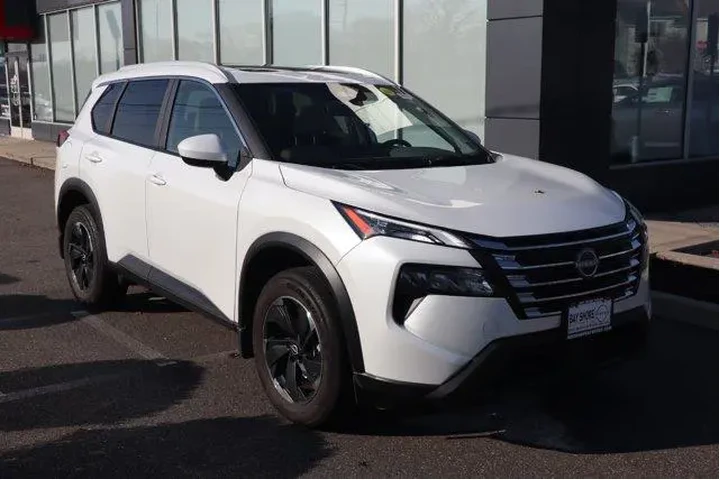 $24677 : Nissan Rogue 2024 AWD SV 4dr image 2