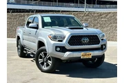 $30489 : Toyota Tacoma 2018 4x4 TRD S thumbnail