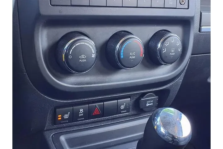 $3988 : Jeep Patriot 2015 4x4 Latitu image 10