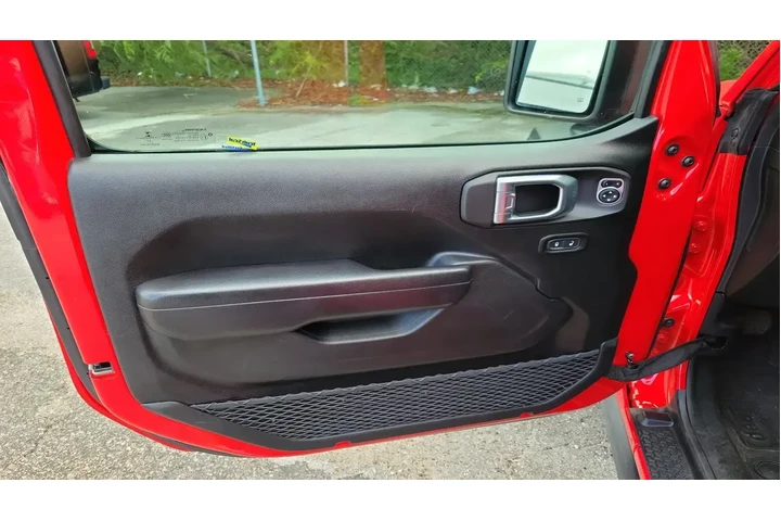 $22495 : Jeep Wrangler Unlimited 2021 image 6