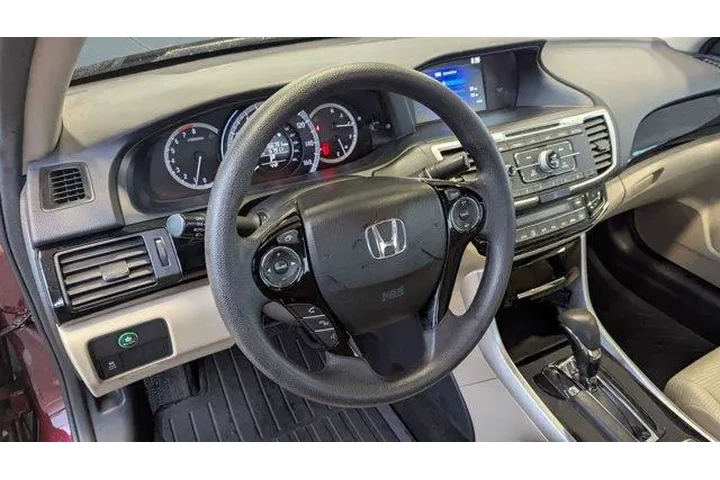 $9999 : Honda Accord 2016 LX 4dr Sed image 4
