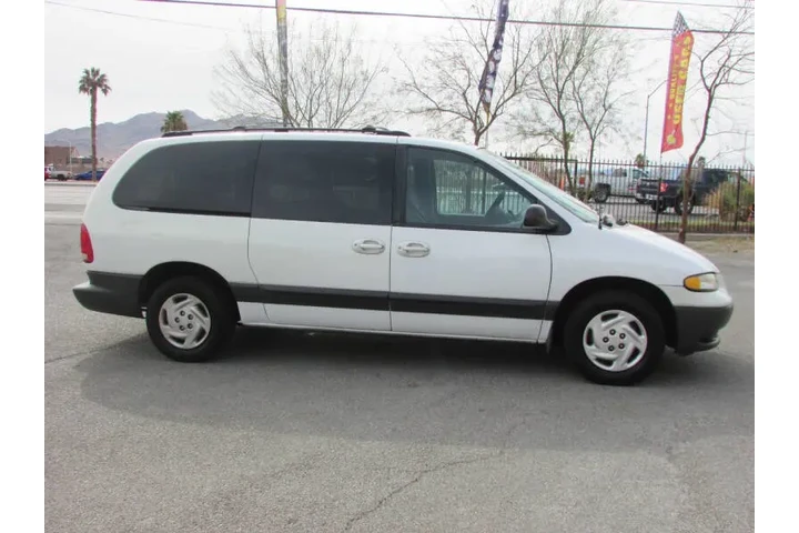 $4995 : 2000 Grand Caravan SE image 3