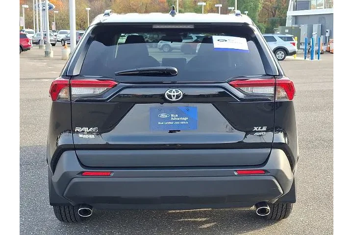 $27495 : Toyota RAV4 2021 AWD XLE 4dr image 5