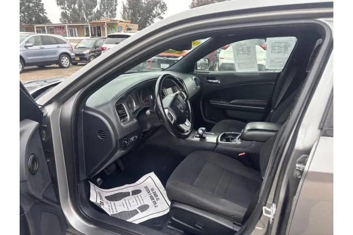 $7999 : 2012 Charger SE image 9