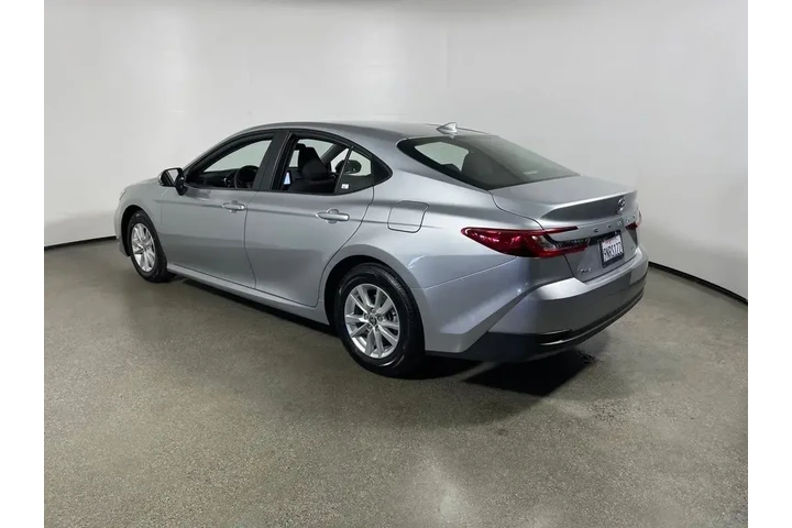 $28995 : Toyota Camry 2025 SE 4dr Sed image 4