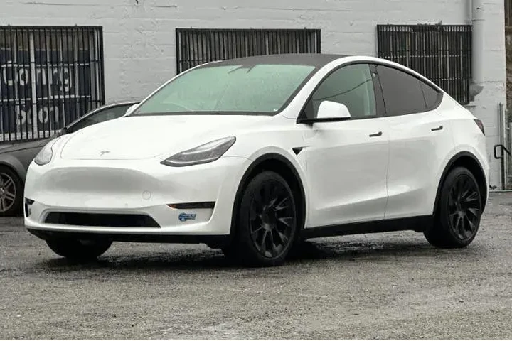 $28900 : Tesla Model Y 2021 AWD Long image 8