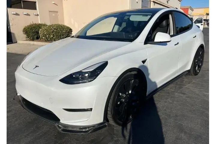 $28800 : Tesla Model Y 2022 AWD Long image 1