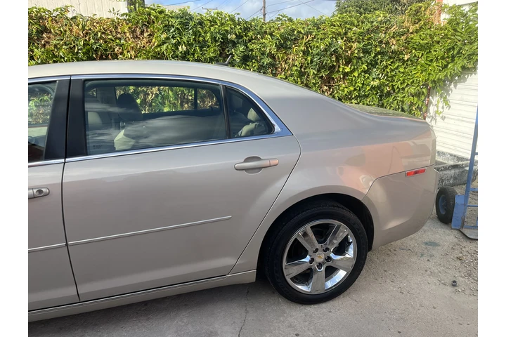 $5800 : Chevy malibu 2011 image 6