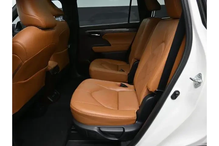 $28779 : Toyota Highlander 2020 AWD P image 7