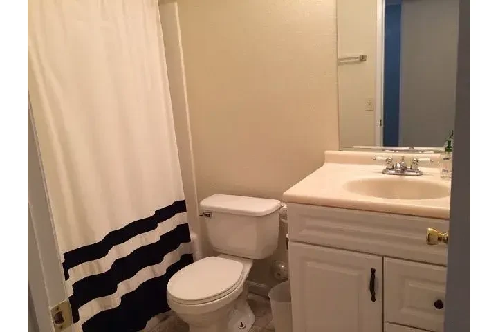 $1250 : La Sierra Acres Rental image 6
