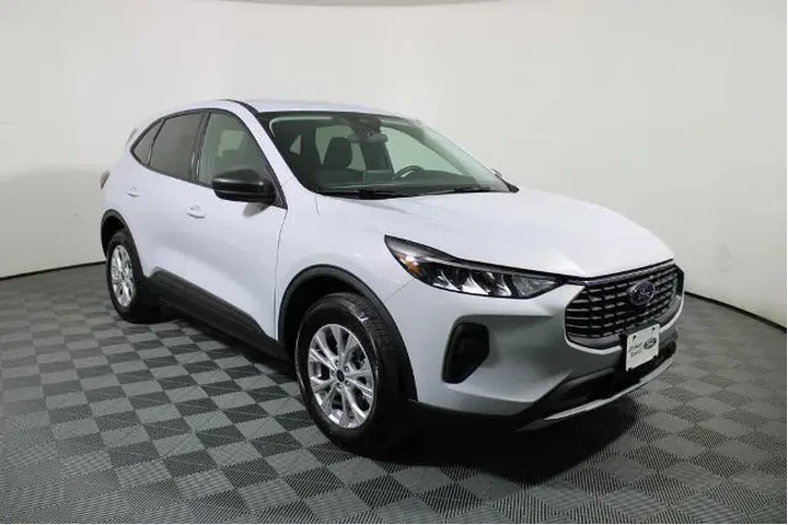 $24545 : Ford Escape 2025 AWD Active image 1