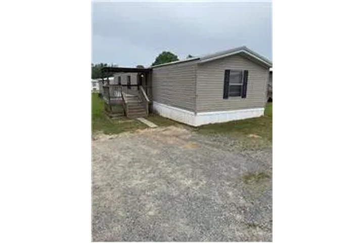 $1100 : Rental property with 3 bedro image 2