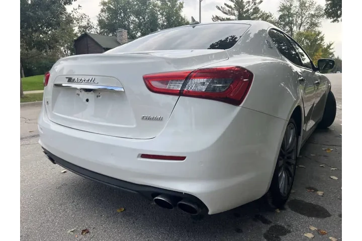 $15991 : 2018 Ghibli S image 6