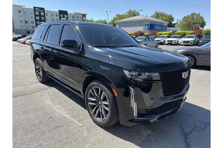 $68495 : 2022 Escalade Sport image 5