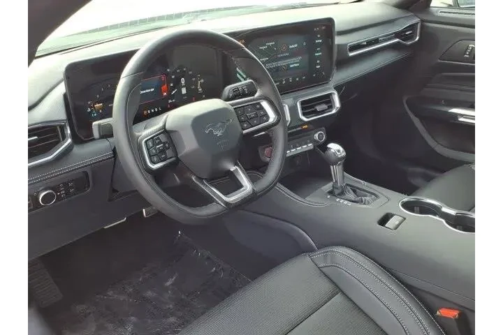 $38900 : Ford Mustang 2025 EcoBoost 2 image 8