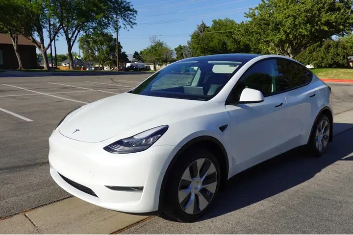 $23979 : 2020 Model Y Long Range image 4