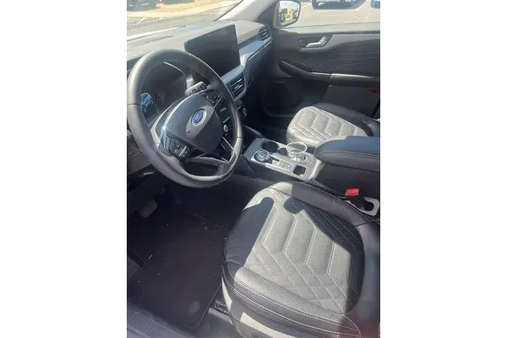 $25113 : Ford Escape Plug-In Hybrid 2 image 3