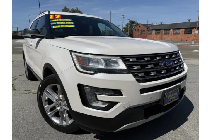 $20995 : 2017 Explorer XLT image 1
