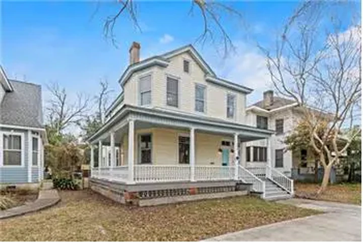 $2200 : Rental property with 3 bedro image 2