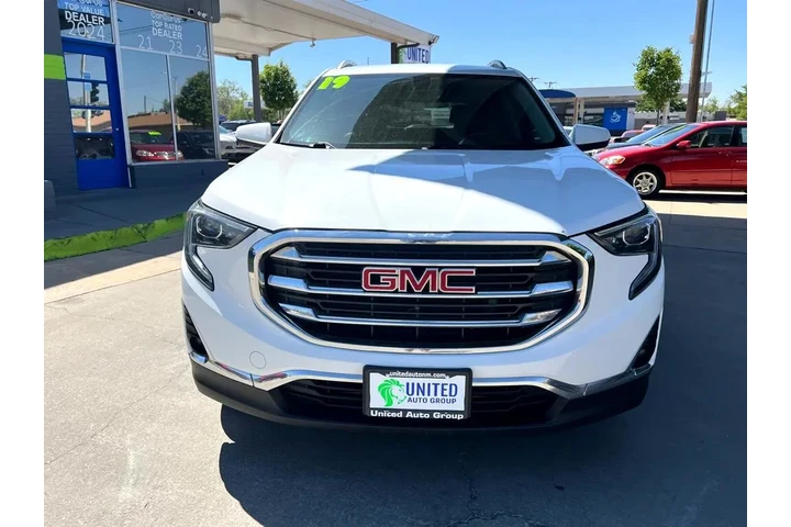 2019 GMC Terrain SLT image 2