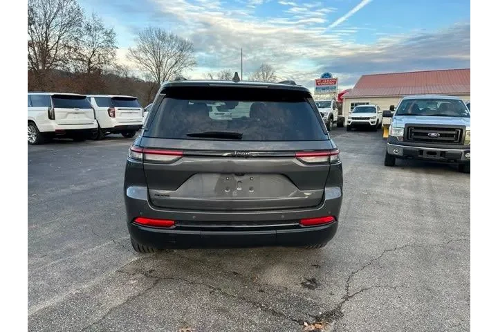 $29977 : Jeep Grand Cherokee 2023 4x4 image 5