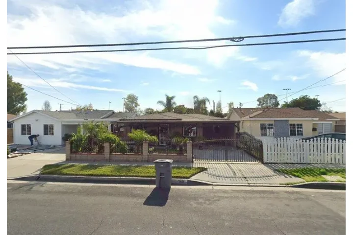$2600 : SINGLE FAMILY RESIDENCE image 1