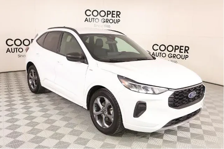 $19383 : Ford Escape 2023 ST-Line 4dr image 1