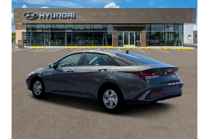 $22995 : Hyundai ELANTRA 2026 SE 4dr image 4