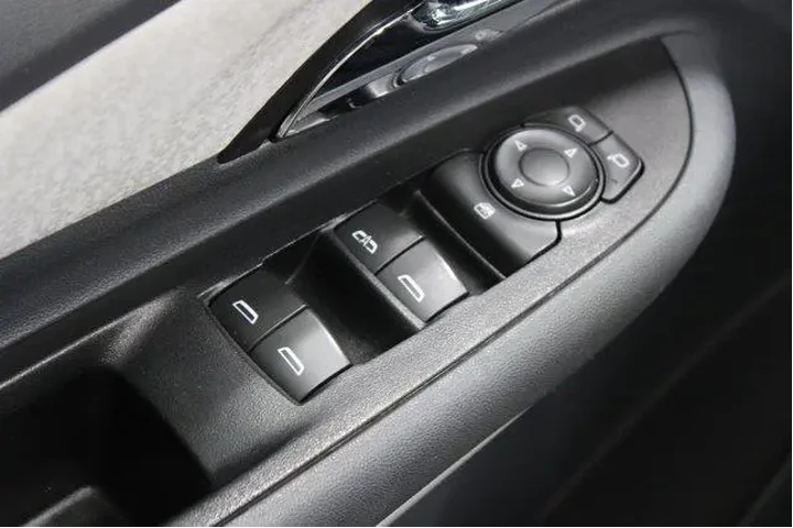 $13987 : Chevrolet Bolt EV 2020 LT 4d image 4