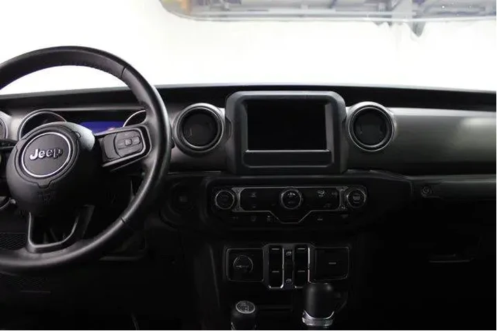 $32988 : Jeep Gladiator 2022 4x4 Will image 2