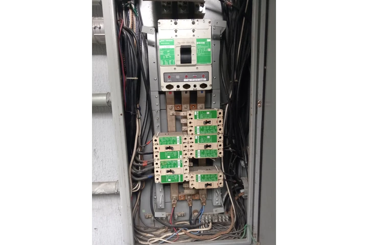 Peinado de tableros eléctricos image 2