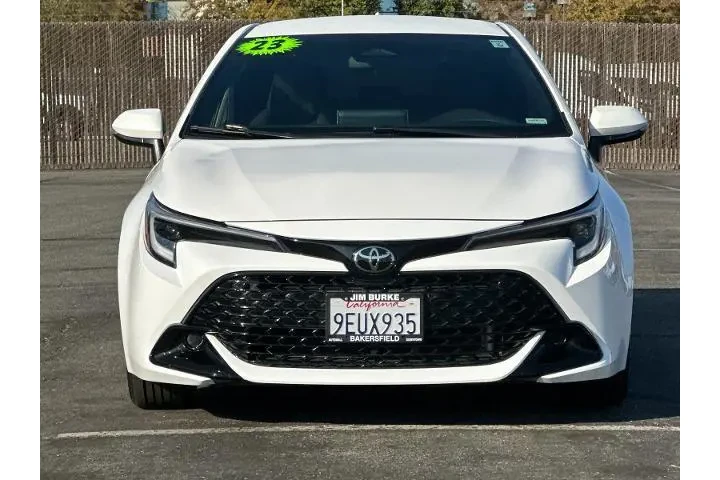 $21990 : Toyota Corolla Hatchback 202 image 8