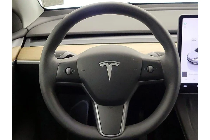 $32998 : Tesla Model Y 2023 AWD Long image 10