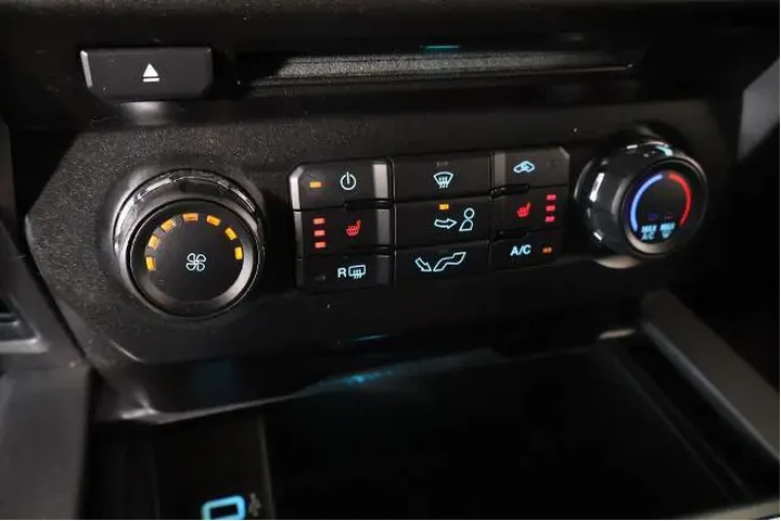 $28250 : Ford F-150 2018 4x4 Lariat 4 image 8