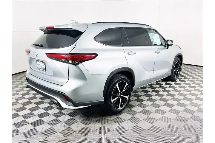 $35500 : Toyota Highlander 2022 AWD X image 7
