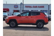$14752 : 2019 Compass Trailhawk thumbnail