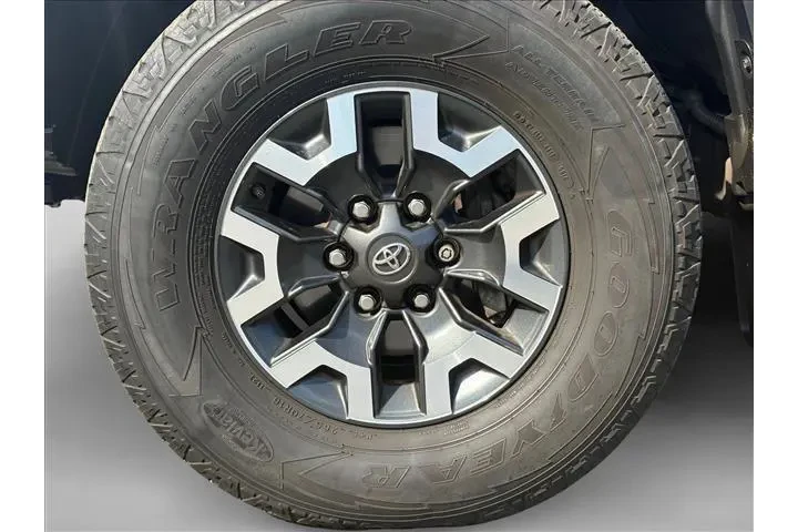 $30500 : Toyota Tacoma 2017 4x2 TRD O image 10