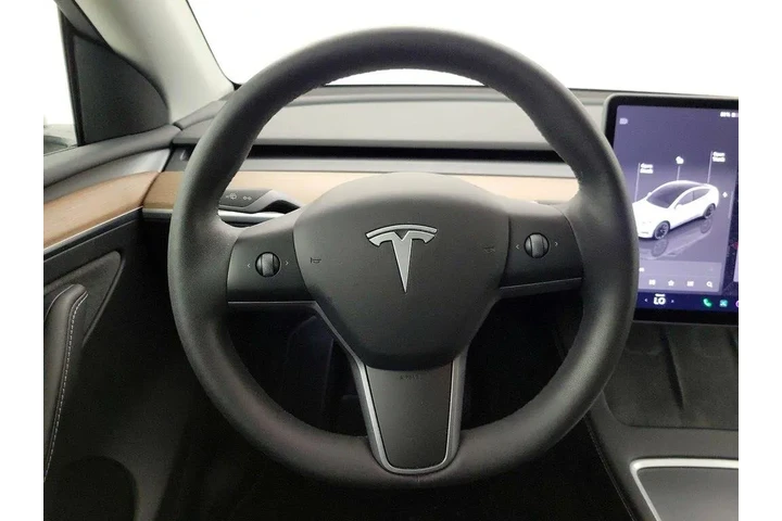 $35998 : Tesla Model Y 2023 AWD Long image 10