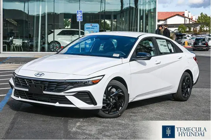 $23500 : Hyundai ELANTRA 2026 SEL Spo image 1