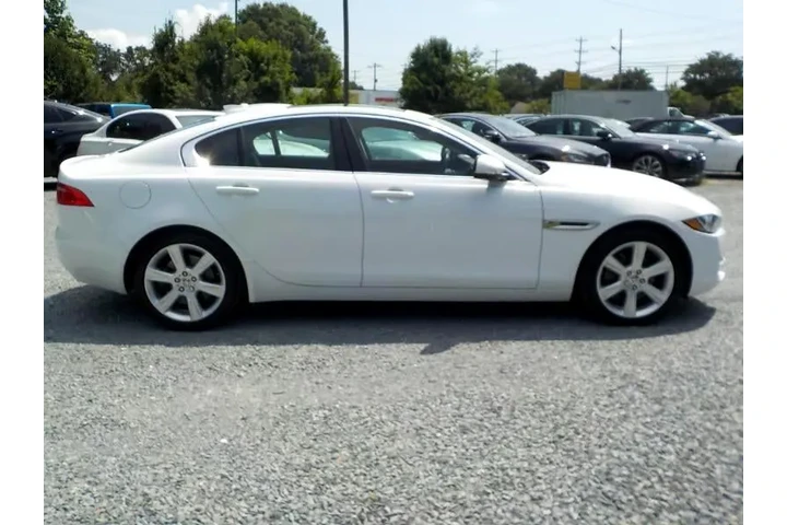 $10712 : 2017 XE 20d Prestige AWD image 6