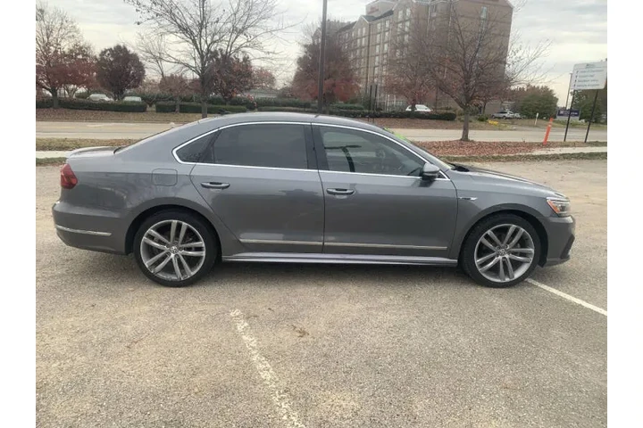 $9995 : 2017 Passat 1.8T R-Line image 7