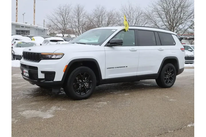 $29990 : Jeep Grand Cherokee L 2024 4 image 5