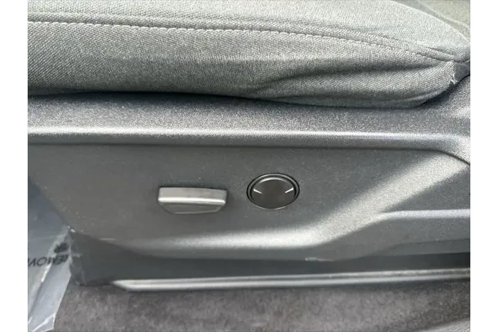 $35499 : Ford F-150 2023 4x4 XLT 4dr image 5