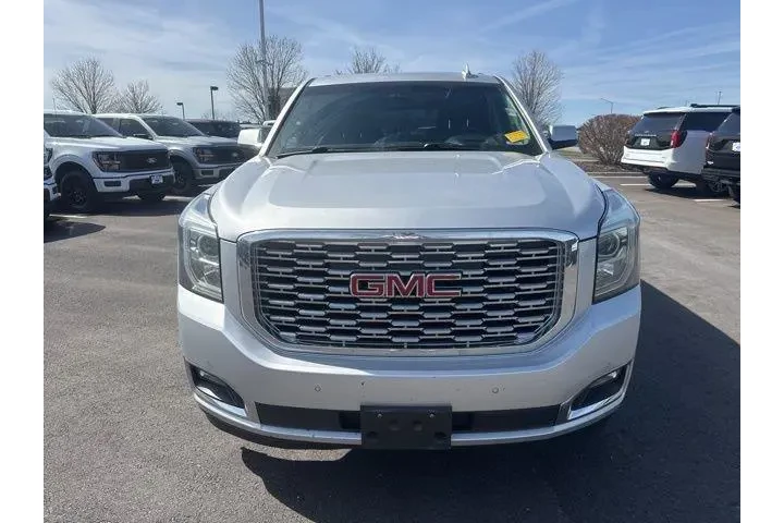 $32000 : GMC Yukon 2018 4x4 Denali 4d image 2