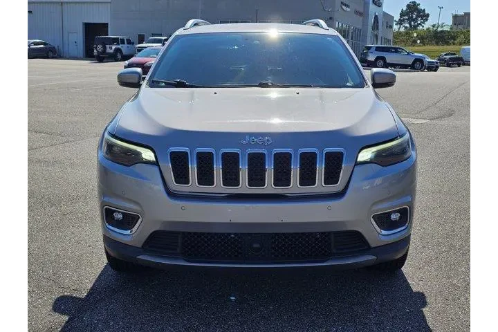 Jeep Cherokee 2019 4x4 Limit image 2