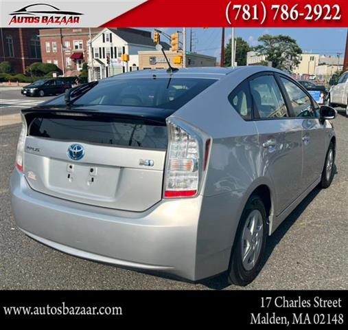 $7900 : Used 2011 Prius 5dr HB III (N image 5